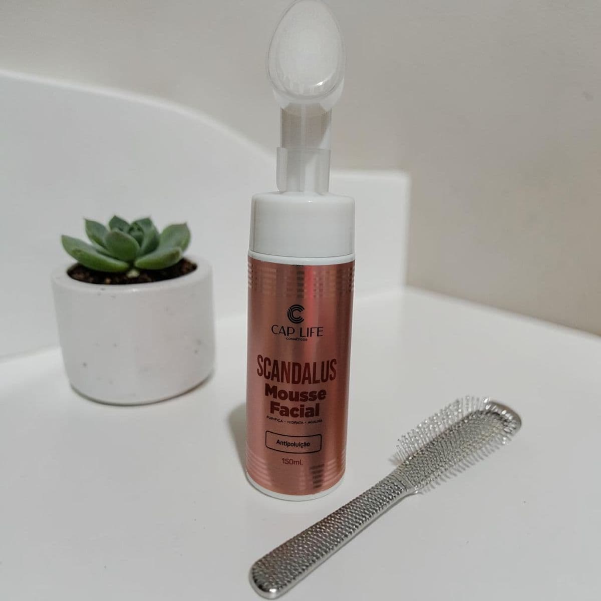 Mousse facial scandalus