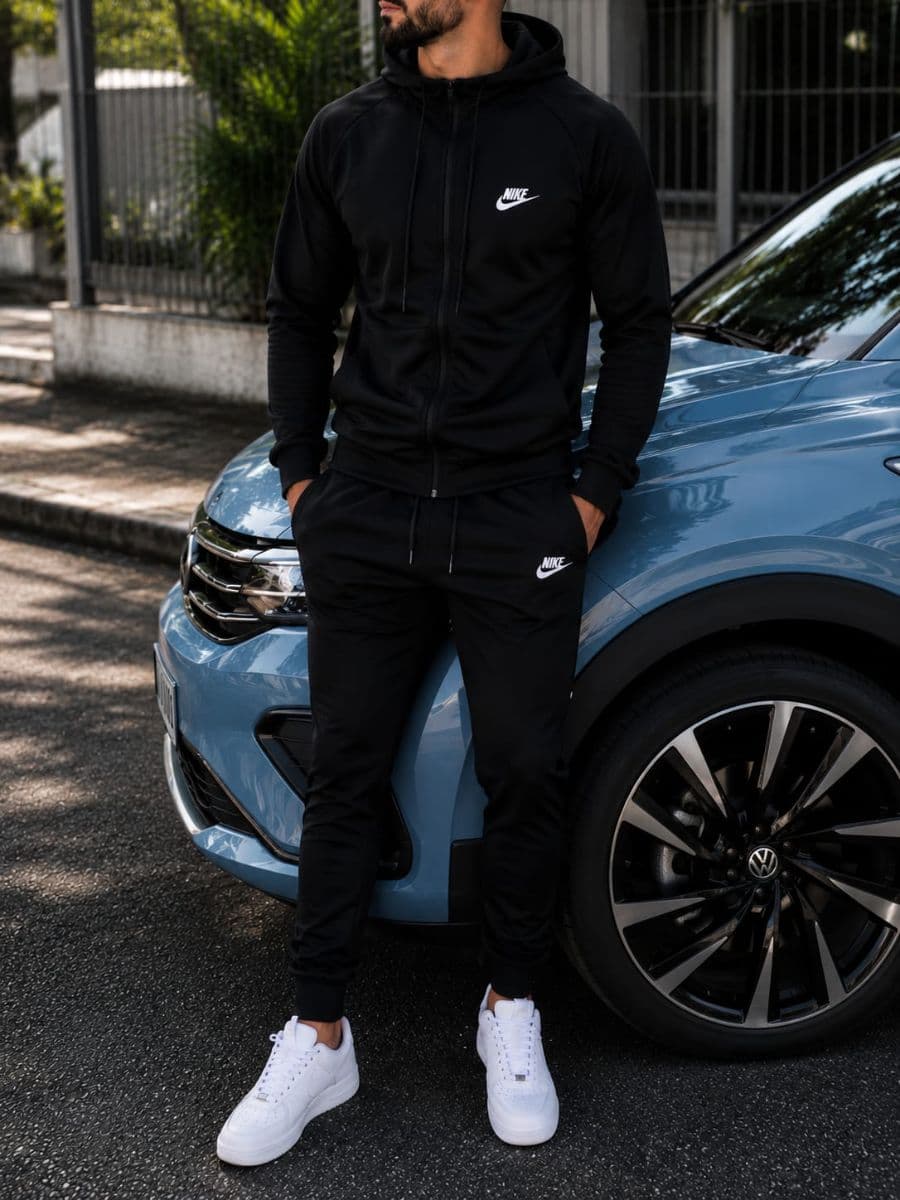 *Conjuntos da Nike* 🤩🛍️ *Material:* Poliéster/Flanelado/Bordado 💥 ⚠️ *_Formato Normal_*⚠️ *M* - Veste 38/40 *G* - Veste 42 *GG* - Veste 44