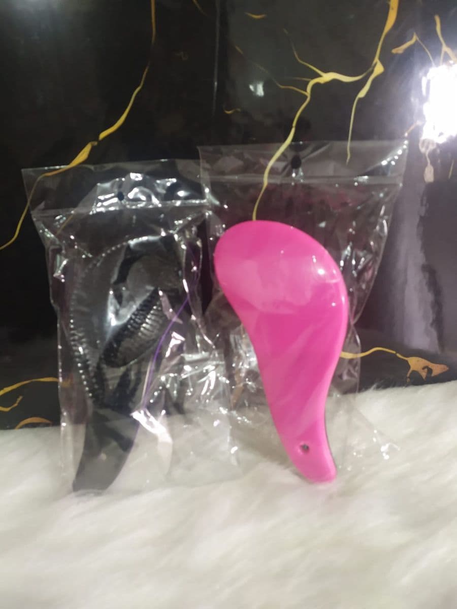 ESCOVA MAGICA PARA CABELOS